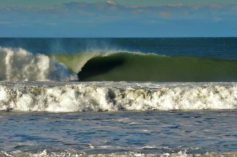 Ola perfecta formando tubo